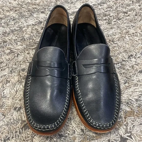 Johnston and Murphy sheepskin Men's Black Leather Loafers sz 12M great condition