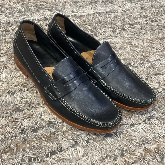 Johnston and Murphy sheepskin Men's Black Leather Loafers sz 12M great condition