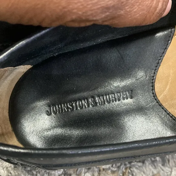 Johnston and Murphy sheepskin Men's Black Leather Loafers sz 12M great condition