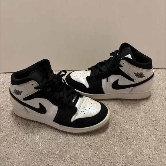 Jordan 1 Mid SE Diamond  Shorts White Black 2022 Size 7Y GS) DN4321-1001