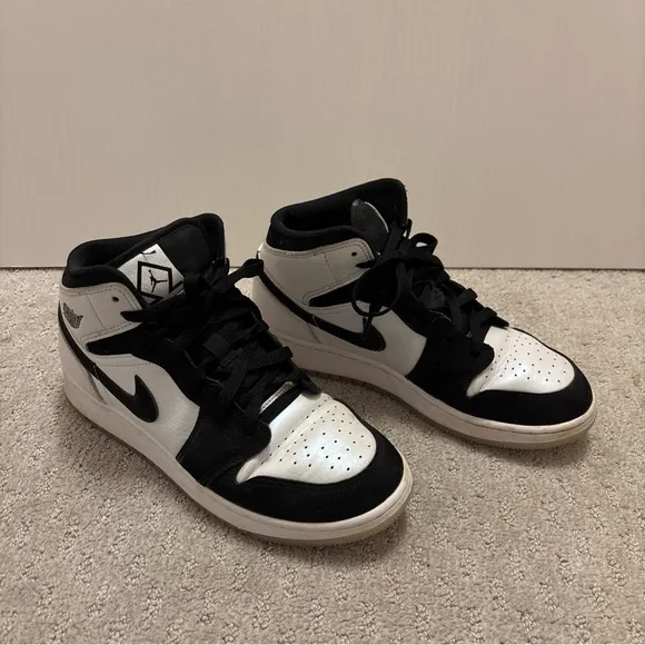 Jordan 1 Mid SE Diamond  Shorts White Black 2022 Size 7Y GS) DN4321-1001