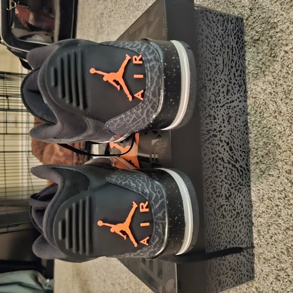 Jordan Retro 3 Fear (2023) 12.5M - Pre-owned WORN ONCE