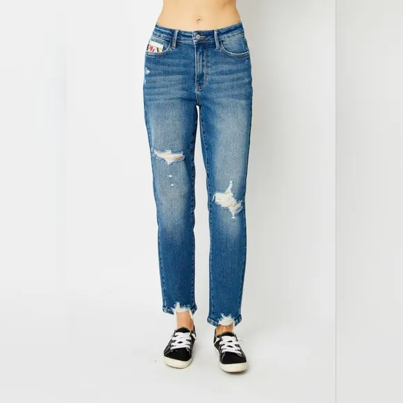 Judy Blue Full Size Queen Of Hearts Coin Pocket BF Jeans New Arrival!!