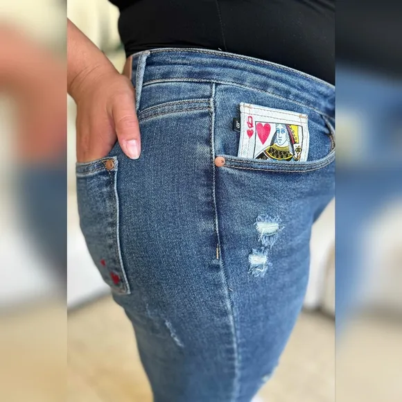 Judy Blue Full Size Queen Of Hearts Coin Pocket BF Jeans New Arrival!!