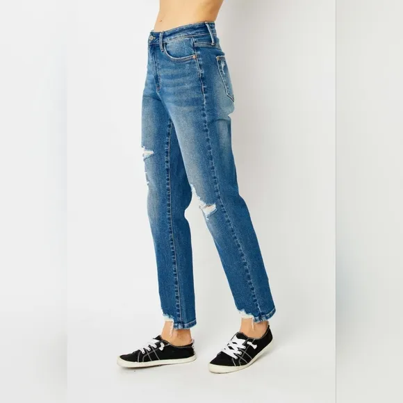 Judy Blue Full Size Queen Of Hearts Coin Pocket BF Jeans New Arrival!!