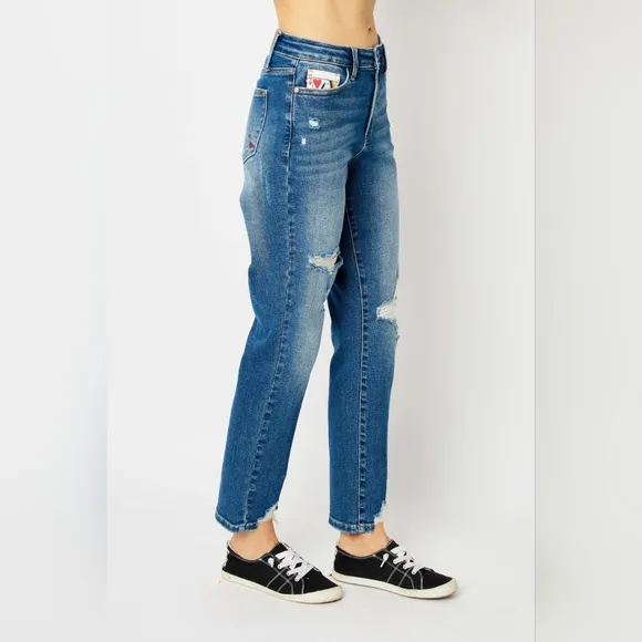 Judy Blue Full Size Queen Of Hearts Coin Pocket BF Jeans New Arrival!!
