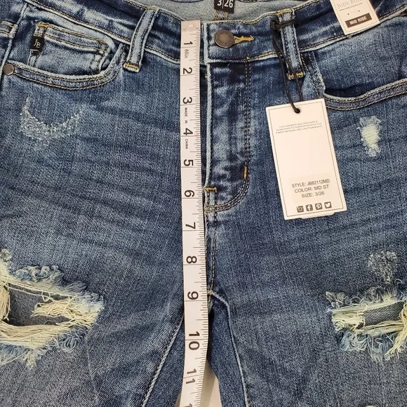 Judy Blue Mid Rise Boyfriend Fit with Stretch Sz 3/26 NWT Distressed MD Wash
