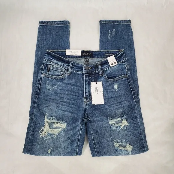 Judy Blue Mid Rise Boyfriend Fit with Stretch Sz 3/26 NWT Distressed MD Wash