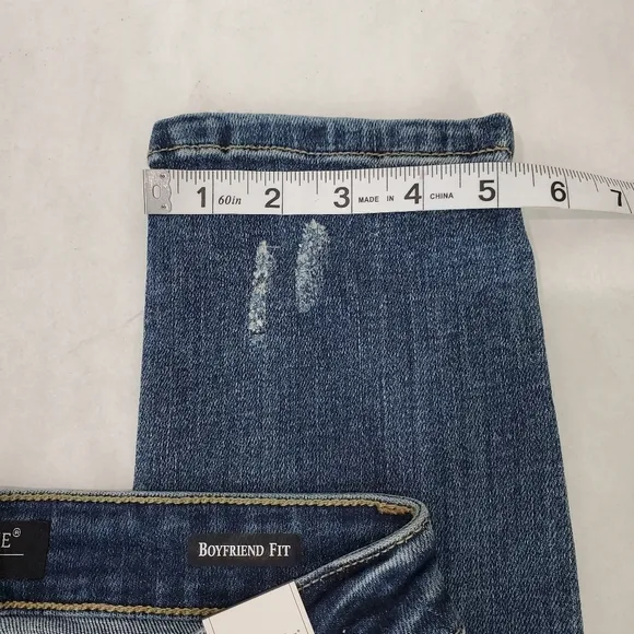 Judy Blue Mid Rise Boyfriend Fit with Stretch Sz 3/26 NWT Distressed MD Wash