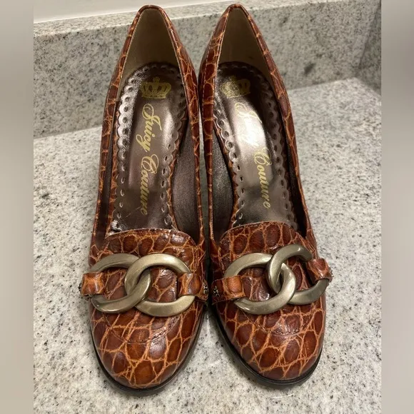 Juicy Couture ITALY Embossed Brown Croc Leather Round Toe Loafers Heels Sz 6.5