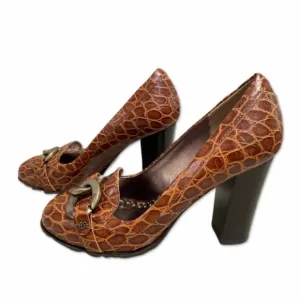 Juicy Couture ITALY Embossed Brown Croc Leather Round Toe Loafers Heels Sz 6.5