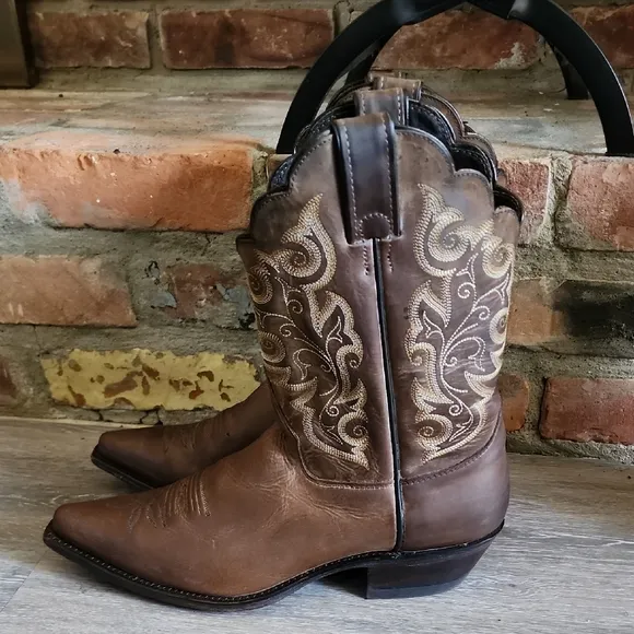 Justin Womens Leather Cowboy Western Boots w/Intricate Stitching Brown Sz 10B