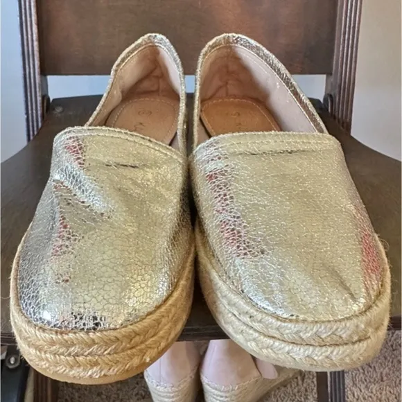 KAANAS Womens gold Metallic Espadrilles Loafers Slip On Shoes Sz US 37 or 7 NBW
