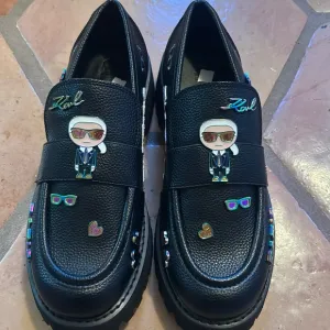 Karl Lagerfeld Black Gaston Loafers Leather size 8 New Without Tag