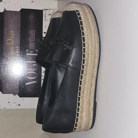 Karl Lagerfeld Paris Moxy slip on espadrilles sz7/ 37.5 black with black chain