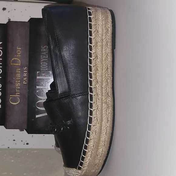 Karl Lagerfeld Paris Moxy slip on espadrilles sz7/ 37.5 black with black chain