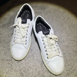 Karl Lagerfeld White Sneakers Minimalist Design
