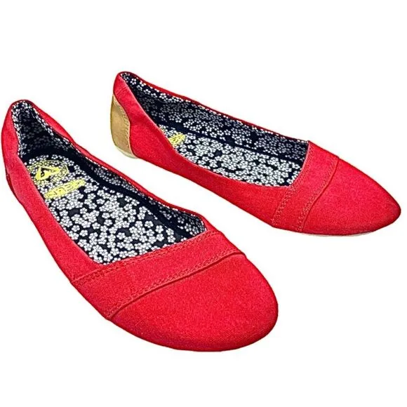 Keen Vegan Red Flats loafer Casual Shoes Women’s Size 8 Medium