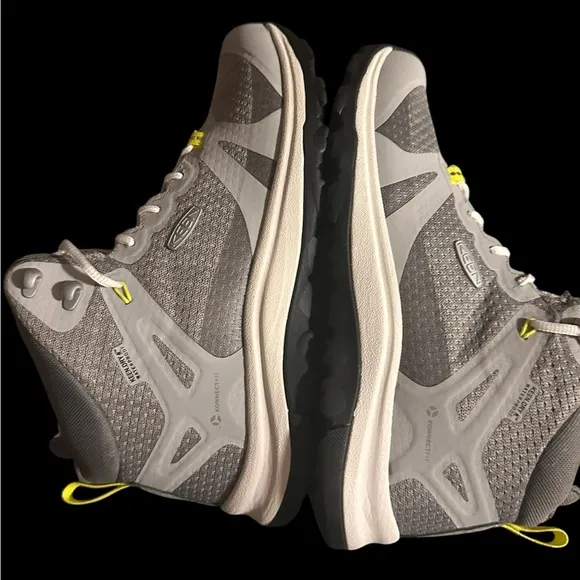 KEEN Women’s Terradora II Waterproof Mid Height Hiking Boots. US 8. $165