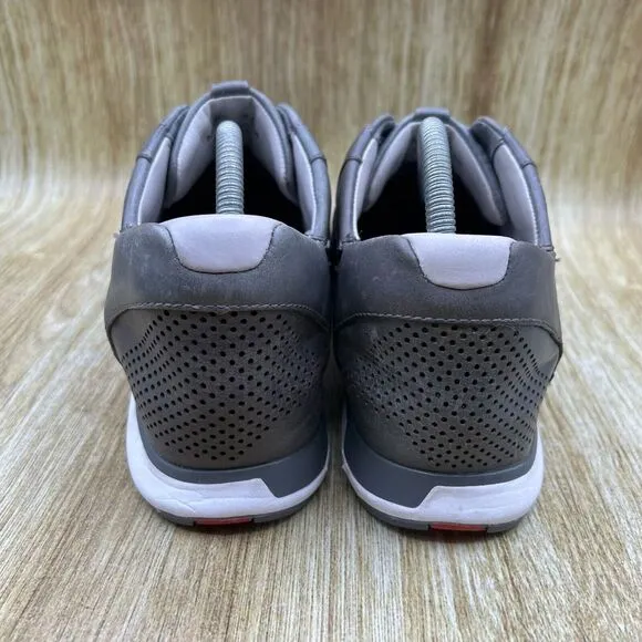 Kizik Boston Men's Size 9.5 Hands Free Slip On Grey‎ White Sneakers Shoes Casual