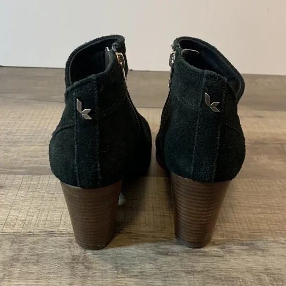 Kookaburra black suede heeled boots size 8