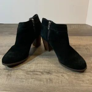 Kookaburra black suede heeled boots size 8
