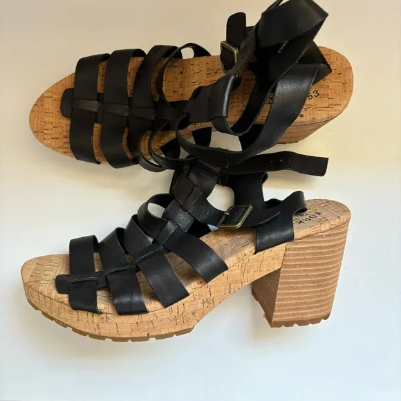 Kork- Ease Camille Block Heel Strappy Sandals Sz 11M
