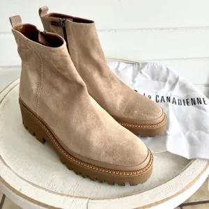 LA CANADIENNE Pasha Leather Booties with Lug Soles -NWOB - 40/ 9.5