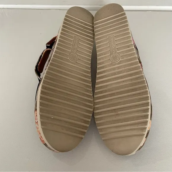 L'Amour des Pieds Women's Flat Sandals