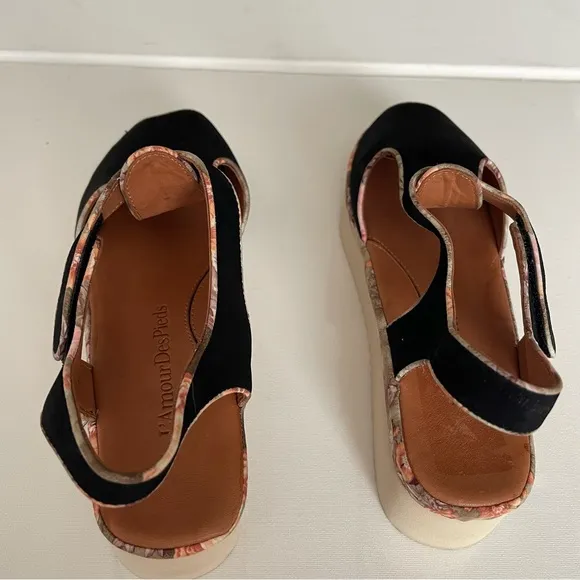 L'Amour des Pieds Women's Flat Sandals