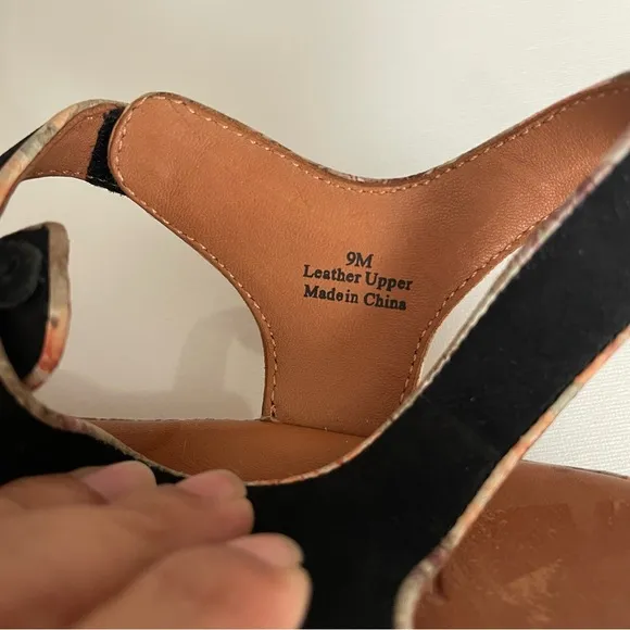 L'Amour des Pieds Women's Flat Sandals