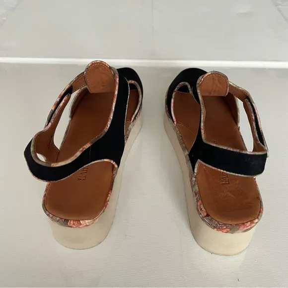 L'Amour des Pieds Women's Flat Sandals
