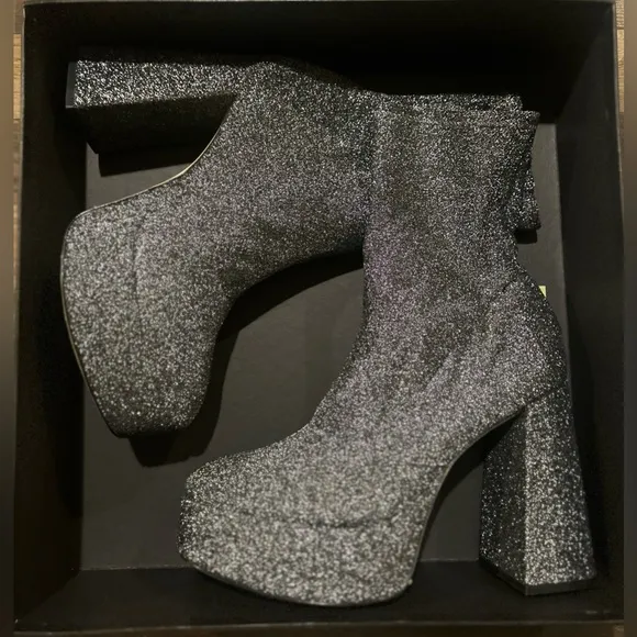 Larroude Dolly Platform Stretchy Silver Boots 👢