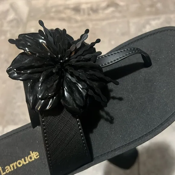 Larroude Hibiscus Sandals in Black, Size 10/11 NEW w/o Box