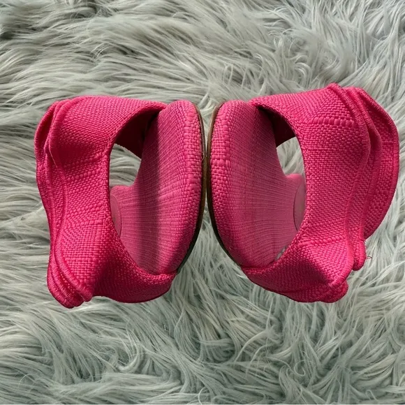 LARROUDE Ivy Ruffle Slip On Mule Flat Sandals in Pink Raffia Size 5 NWB