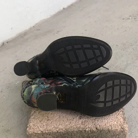 L’Artiste hand painted ankle boots