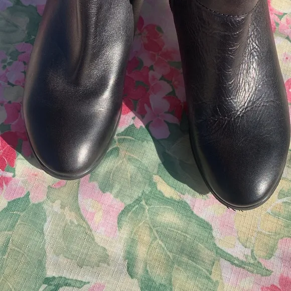 L’Artiste Leather Embossed Flowers Heeled Boots Size 37