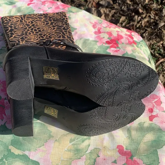 L’Artiste Leather Embossed Flowers Heeled Boots Size 37