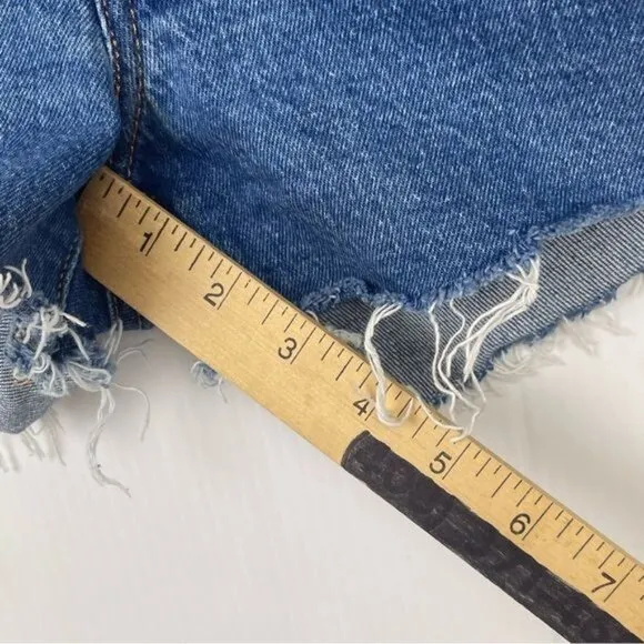 Levi's 501 High waisted cut out raw hem denim Shorts size 26