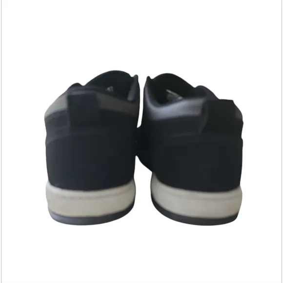 Levi's Black Sneakers Minimalist Design Comfortable