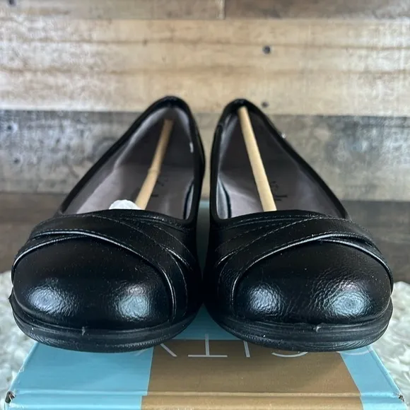 Life Stride Loyal Flat Black Vegan Flats Women's Size 8 N