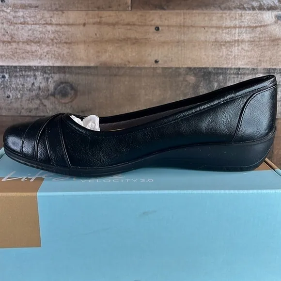 Life Stride Loyal Flat Black Vegan Flats Women's Size 8 N