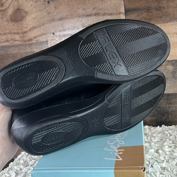 Life Stride Loyal Flat Black Vegan Flats Women's Size 8 N