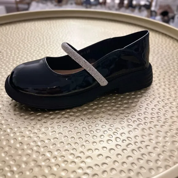 Loafers made of patent leather