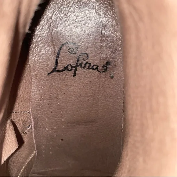 Lofina Boots With A Zipper