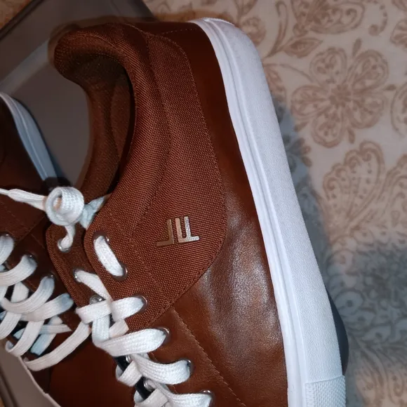 LONDON FOG Brown and White Sneakers Casual Vintage Design