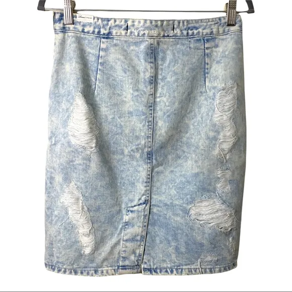 Lovers   Friends Miles Denim Distressed Pencil Skirt (27)