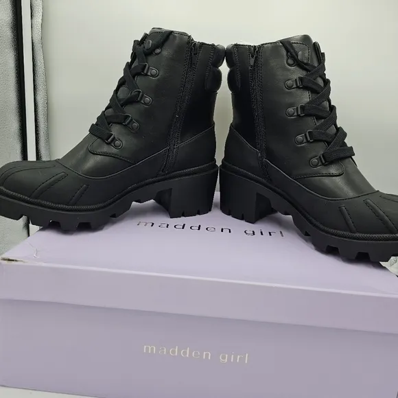Madden Girl Black Zipper Platform Ankle Boots Size 10 Medium