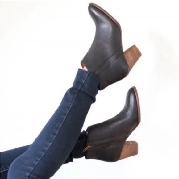 Madewell Billie black leather ankle boots size 8