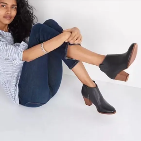 Madewell Billie black leather ankle boots size 8